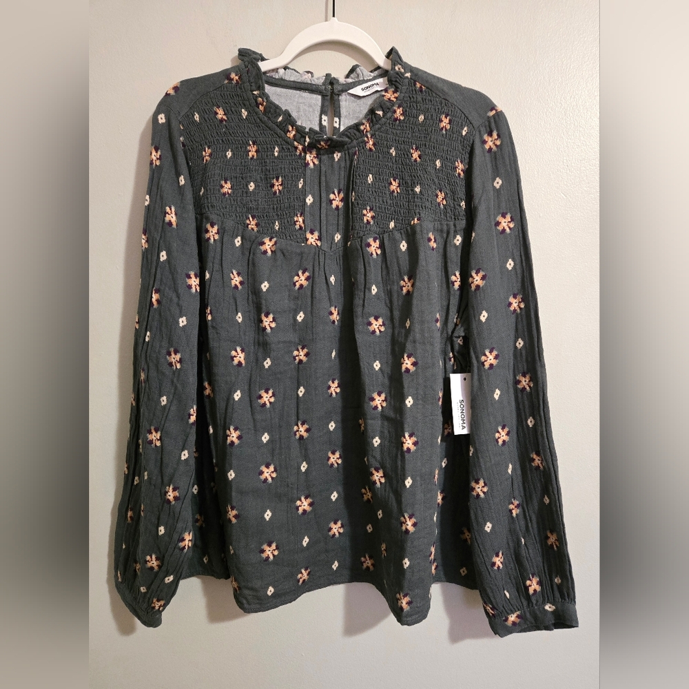 Women's Floral Embroidered Top - Gray